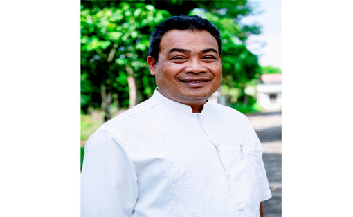 បំ​ផុស​ចលនា​និពន្ធ​វណ្ណ​កម្ម​អក្សរ​សិល្ប៍​ប្រ​ធាន​បទ​អំ​ពី​ជន​ជាតិ​ភាគ​តិច