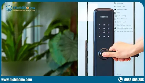 Chọn khóa vân tay hay khóa thẻ từ? So sánh chi tiết và cách mua chuẩn nhất