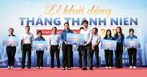 Tuổi trẻ khát khao cống hiến