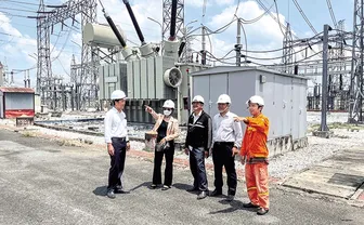 Kiểm tra một số đường dây, trạm biến áp 220kV và 500kV