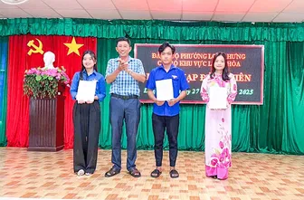 Bí thư chi bộ gương mẫu, nhiệt tình