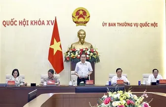 Kỳ họp lịch sử, quyết định những vấn đề lịch sử