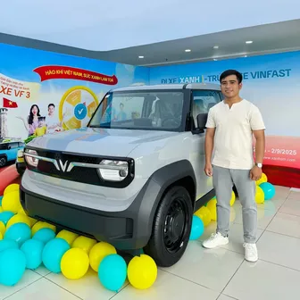 Khách hàng đi Xanh SM trúng VinFast VF 3: “Tưởng đùa, hóa ra người thật, xe thật”