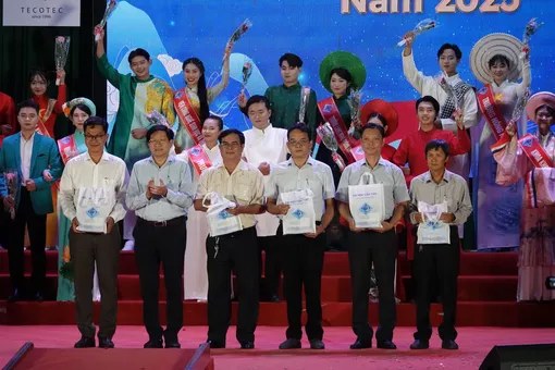 69 tiết mục tham gia Hội diễn Văn nghệ truyền thống Trường Đại học Cần Thơ