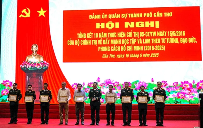 Ðảng ủy Quân sự TP Cần Thơ, Quận ủy Bình Thủy và Huyện ủy Phong Ðiền tổng kết 10 năm thực hiện Chỉ thị số 05 của Bộ Chính trị Ðảng ủy Quân sự TP Cần Thơ, Quận ủy Bình Thủy và Huyện ủy Phong Ðiền tổng kết 10 năm thực hiện Chỉ thị số 05 của Bộ Chính trị