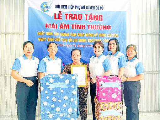 Trao tặng Mái ấm tình thương