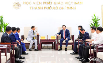 រដ្ឋ​មន្ត្រី ដាវ​ង៉ុក​យុង ទទួល​ជួប​លោក ឆាត​ សុឆេត រដ្ឋ​លេខា​ធិ​ការ​ក្រ​សួង​ធម្ម​ការ​និង​សាសនា​កម្ពុជា