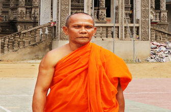 ព្រះ​ឧបជ្ឈាយ៍​ថាច់​ប៉ាយ យក​អស់​ពី​ព្រះ​ទ័យ​ដើម្បី​សាសនា​និង​សង្គម
