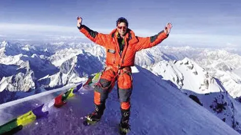 Nhà leo núi người Anh lập kỷ lục 19 lần chinh phục đỉnh Everest