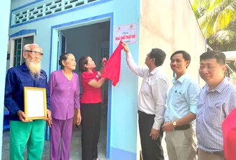 Ô Môn bàn giao nhà Chữ thập đỏ