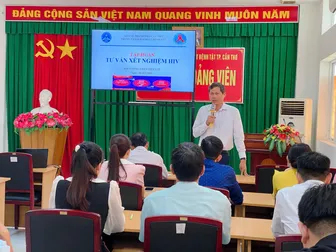 Tập huấn tư vấn xét nghiệm HIV cho nhân viên y tế