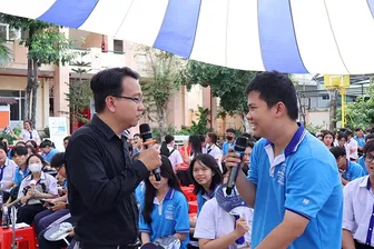 Khởi động chương trình “Tiếp sức mùa thi” với hoạt động tư vấn tâm lý
