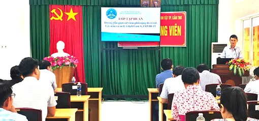 Tập huấn hướng dẫn giám sát viêm phổi, lấy mẫu và xử lý ổ dịch cúm A, COVID-19