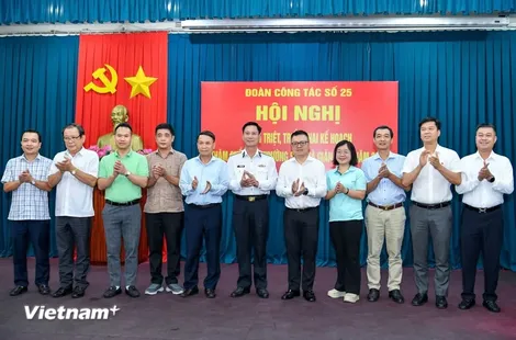 Đoàn công tác báo chí đi thăm Trường Sa và Nhà giàn DK1