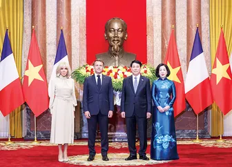 Tổng thống Pháp thăm Việt Nam