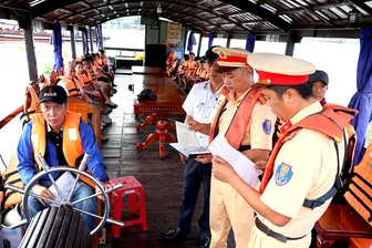 Tăng cường kiểm tra, bảo đảm an toàn giao thông đường thủy mùa mưa, bão
