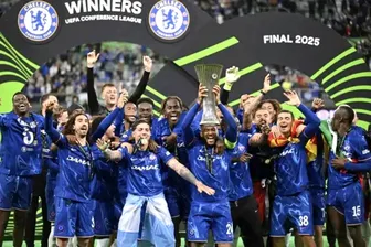 Chelsea giành trọn 5 danh hiệu lớn cấp CLB của UEFA
