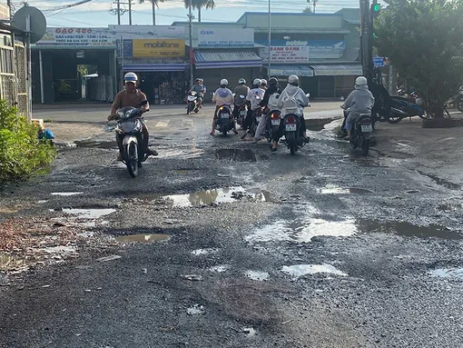 Đoạn đường xuống cấp nghiêm trọng