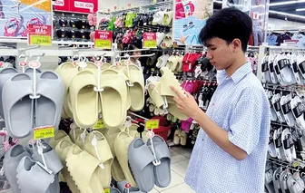 Trang bị đồ dùng cần thiết đi mưa