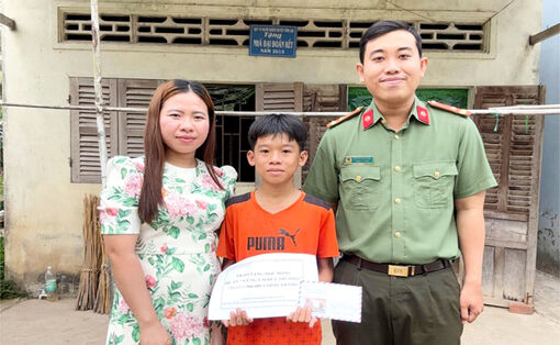 ចិញ្ចឹម​ក្ដី​ស្រ​មៃ​ជូន​សិស្ស​ក្រី​ក្រ​ទៅ​កាន់​សា​លា​រៀន