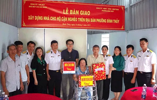 Xây dựng và sửa chữa 23 căn nhà Ðại đoàn kết
