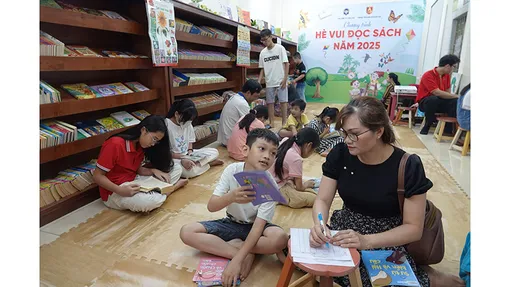 Hè vui đọc sách cùng con
