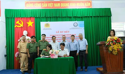 Xây dựng Trường Phổ thông năng khiếu Thể dục thể thao TP Cần Thơ là đơn vị điển hình tiên tiến trong phong trào Toàn dân bảo vệ an ninh Tổ quốc