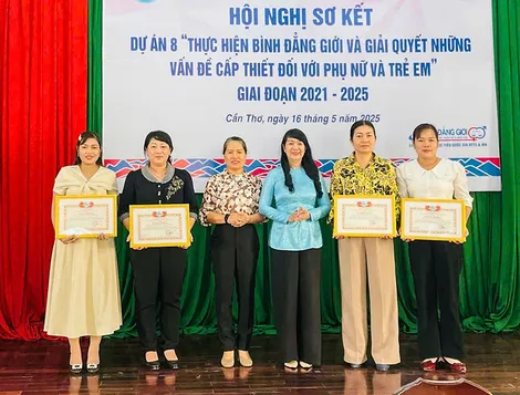 Tăng cường hỗ trợ phụ nữ, trẻ em dân tộc thiểu số