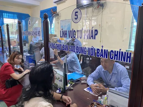 Cán bộ, công chức, viên chức không được từ chối tiếp nhận hồ sơ thủ tục hành chính của cá nhân, tổ chức, trong giai đoạn sắp xếp, sáp nhập