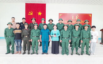 កសាង​សាខា​បក្ស​យោ​ធា​រឹង​មាំ