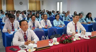 Đẩy mạnh cải cách hành chính và nâng cao chất lượng đội ngũ công chức, viên chức