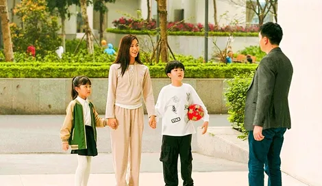 Chuyện những gia đình đơn thân trong "Cầu vồng ở phía chân trời"