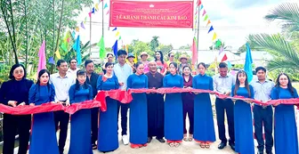 Khánh thành cầu giao thông do nhà hảo tâm đóng góp xây dựng