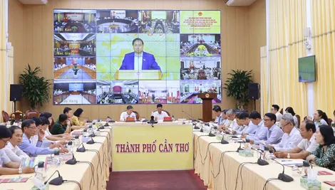 Chống buôn lậu, gian lận thương mại, hàng giả là nhiệm vụ 
lâu dài, trọng tâm, không có vùng cấm, không khoan nhượng