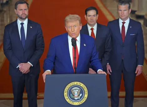 Ông Trump ám chỉ về thay đổi chế độ ở Iran