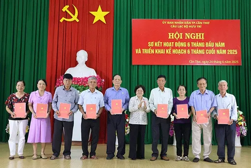 Công bố quyết định thành lập 9 Tổ liên lạc hưu trí các phường