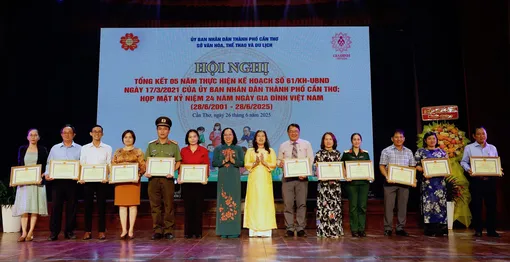 Họp mặt kỷ niệm 24 năm Ngày Gia đình Việt Nam