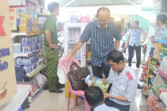 Kiên định mục tiêu, kiên quyết
chống buôn lậu, gian lận thương mại, hàng giả, xâm phạm quyền sở hữu trí tuệ