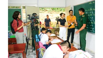 Biển đảo trong trái tim người làm báo