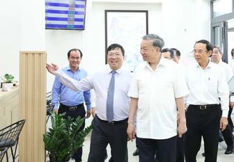 Party chief calls for faster, better service in two-level local administration implementation