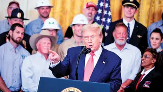 Ông Trump mở rộng quyền lực sau chiến thắng trước Quốc hội
