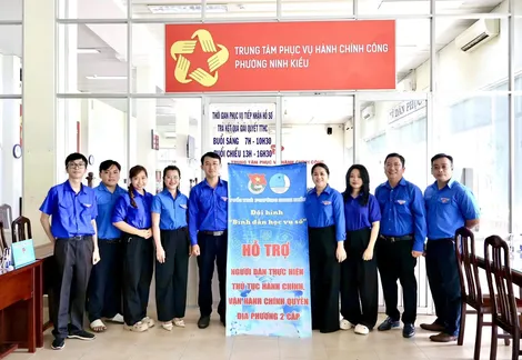 Thành lập các đội hình “Bình dân học vụ số” hỗ trợ người dân thực hiện thủ tục hành chính
