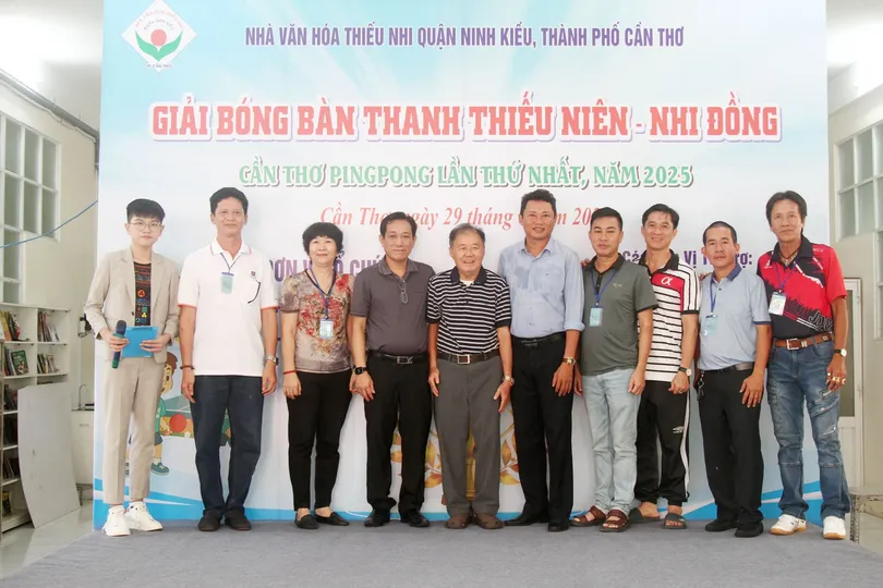Đam mê bóng bàn giúp khôi phục sức khỏe ở tuổi 80 Đam mê bóng bàn giúp khôi phục sức khỏe ở tuổi 80