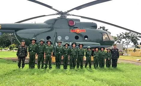 100 chiến sĩ “nhí” hoàn thành chương trình “Học kỳ trong Quân đội”