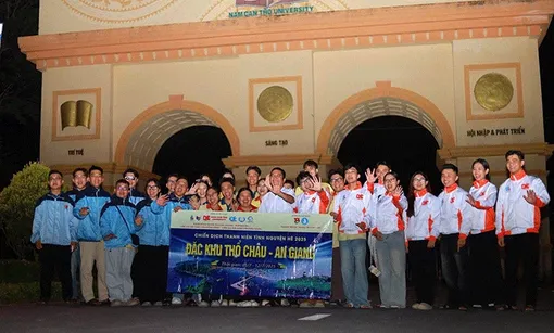 Tuổi trẻ Trường Ðại học Nam Cần Thơ xuất quân Chiến dịch Thanh niên tình nguyện hè tại đặc khu Thổ Châu, tỉnh An Giang