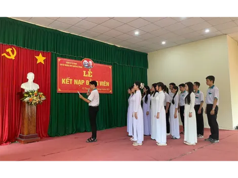 2 điểm sáng trong phát triển đảng viên là học sinh