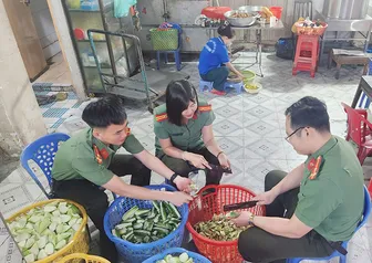 Phát 200 suất ăn cho bệnh nhân và người nuôi bệnh