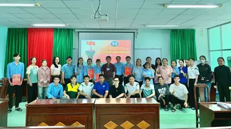 Đảng bộ Trường Đại học Tây Đô quan tâm kết nạp đảng viên mới từ sinh viên