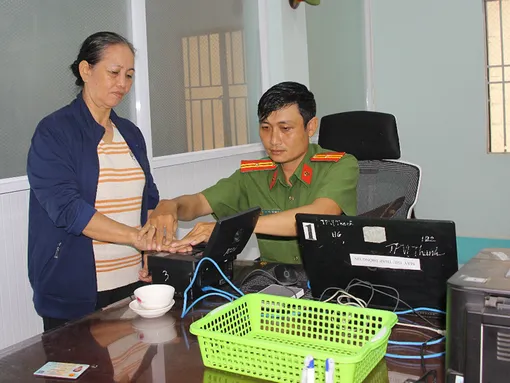 Công an cấp xã hoạt động thông suốt, phục vụ tốt người dân Công an cấp xã hoạt động thông suốt, phục vụ tốt người dân