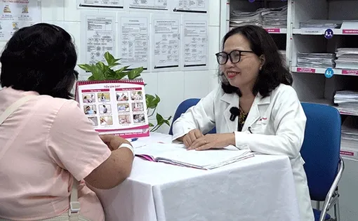 Tuổi muộn, sinh con mọn